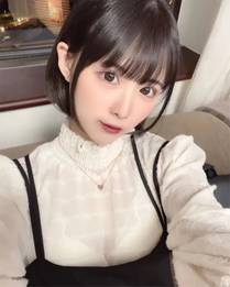 短剧《甜妻宠上瘾》封面海报